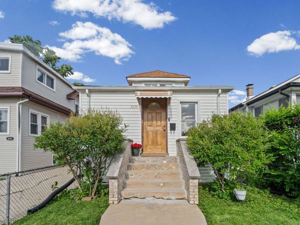 3239 N Osceola Avenue , Chicago, IL 60634