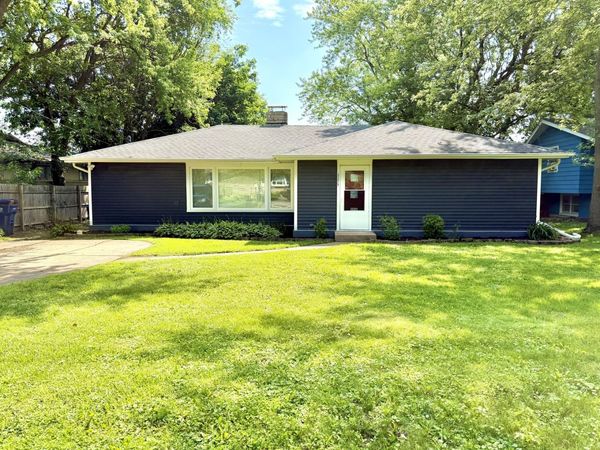 33517 N GREENTREE Road , Grayslake, IL 60030