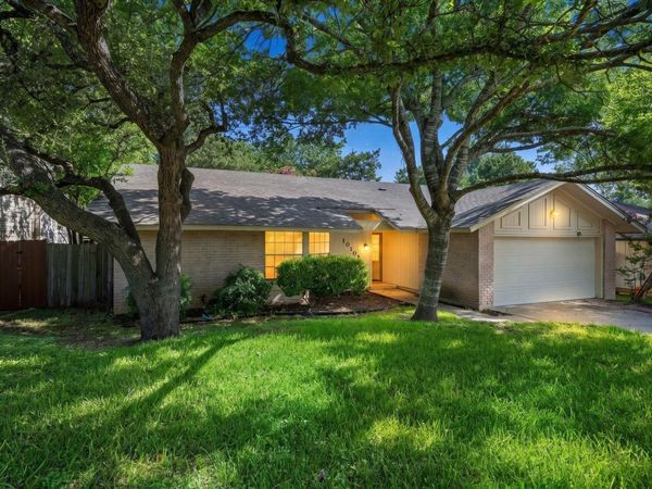 10102 Missel Thrush DR, Austin, TX 78750