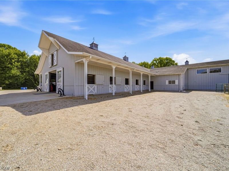 3126 Mennonite Road, Mantua, OH 44255 Photo 4