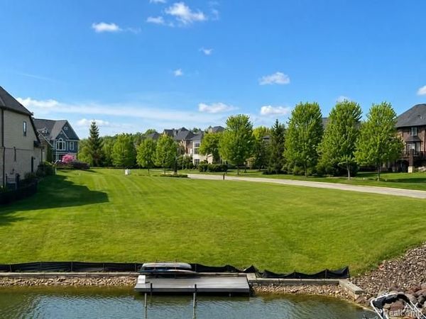 10401 Sandpiper Court , Green Oak Twp, MI 48178