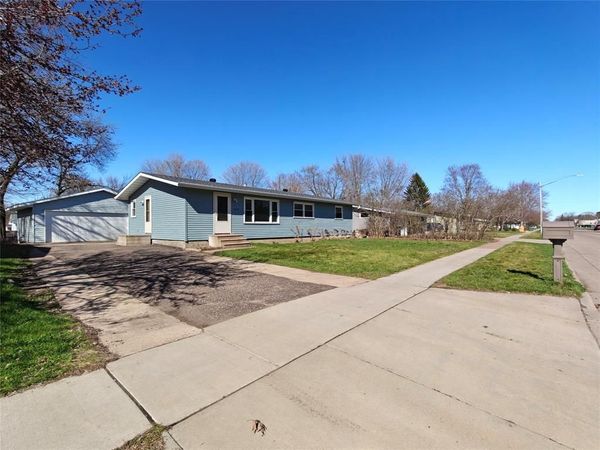 2212 Bartlett Avenue, Altoona, WI 54720