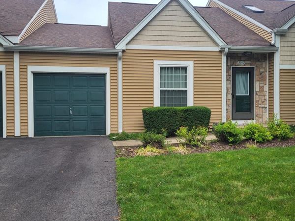 2032 Teton Parkway, Unit 2032, Algonquin, IL 60102