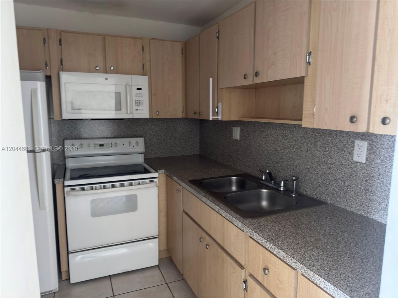 Please Call For Address, Unit 1111, Hialeah, FL 33012 Photo