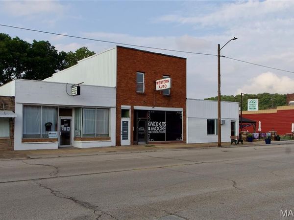 133 W Yoakum Avenue, Chaffee, MO 63740