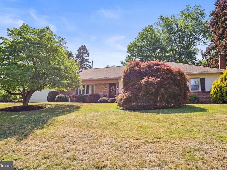 118 Shelbourne Drive, York, PA 17403 Main Photo
