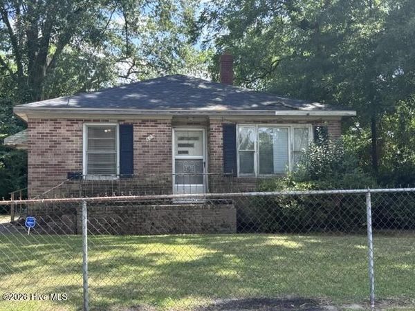 609 E Vernon Avenue , Kinston, NC 28501