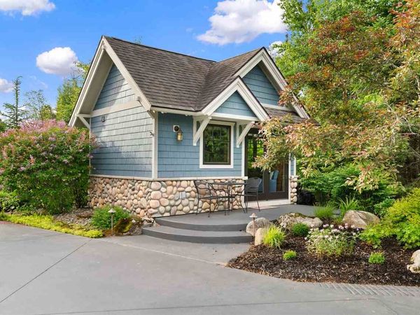 2095 Windover Drive, Unit 332, Petoskey, MI 49770