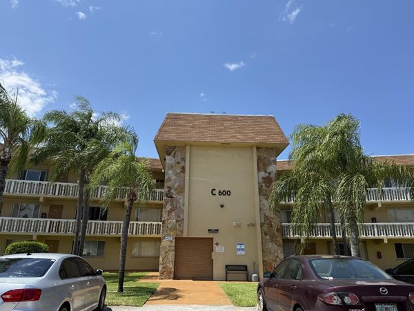 600 Village Green Court, Unit 121, Palm Springs, FL 33461