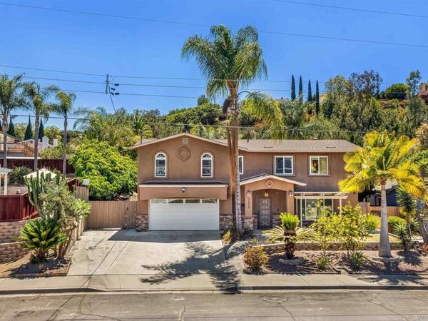 7310 Hamlet Ave., San Diego, CA 92120
