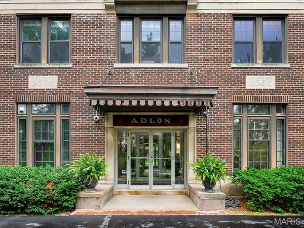 3438 Russell Boulevard, Unit 804, St Louis, MO 63104