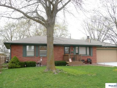 933 Prairie Lane, Beatrice, NE 68310