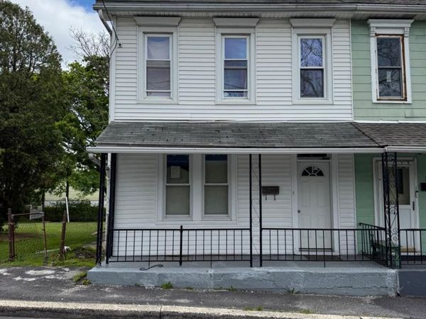 328 E OAK STREET , FRACKVILLE, PA 17931