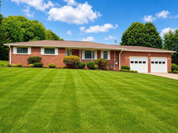 1072 Burnett Station Rd, Seymour, TN 37865