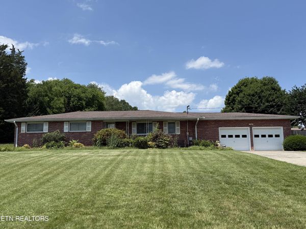 1072 Burnett Station Rd, Seymour, TN 37865