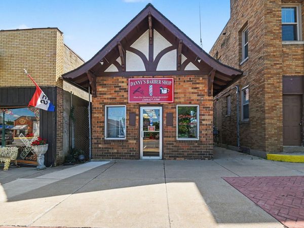 253 W Monroe Street, Bangor, MI 49013