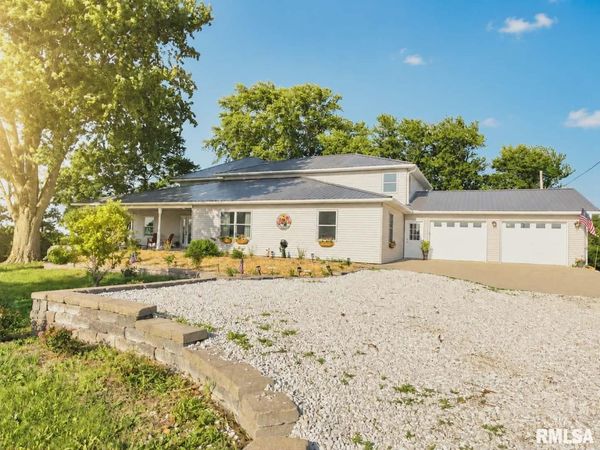 2426 E 1400th Street, Mendon, IL 62351