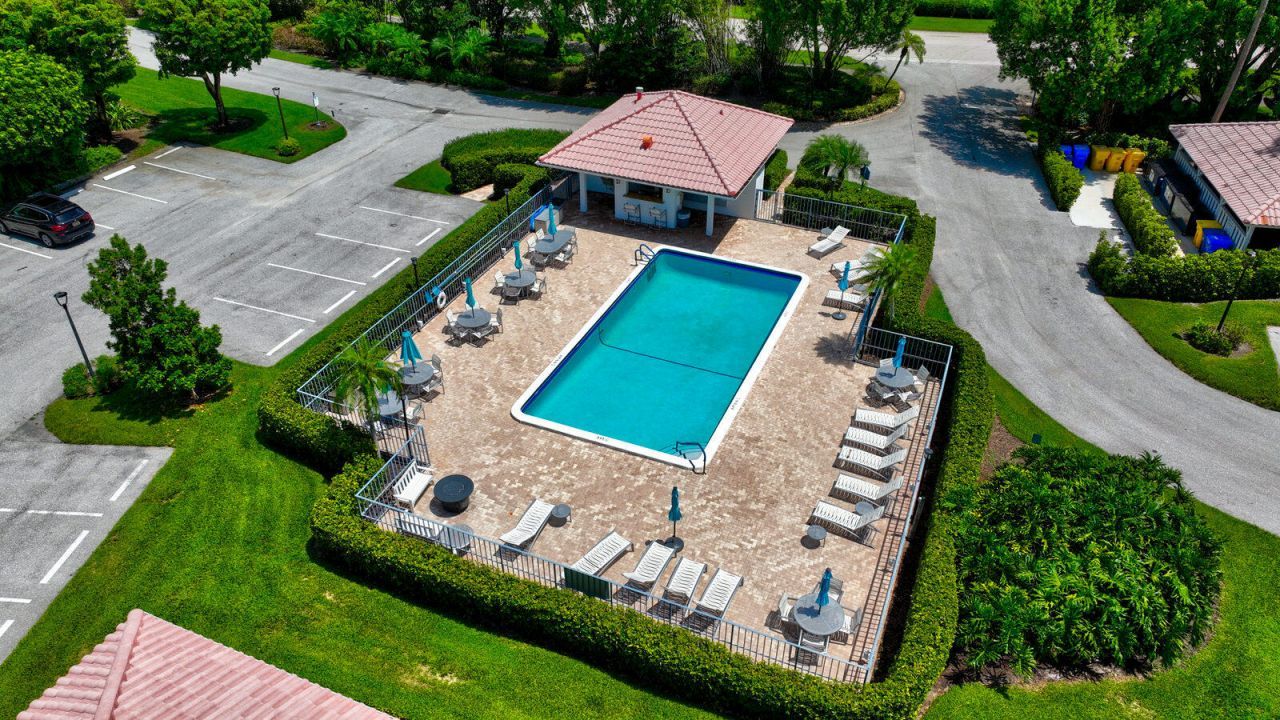 4084 N Quail Ridge Drive, Unit B, Boynton Beach, FL 33436 Photo