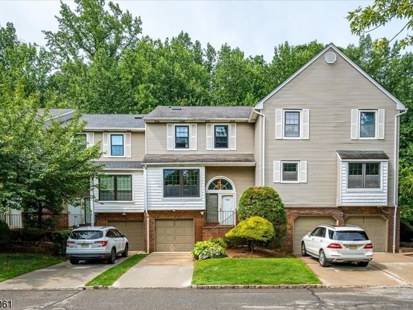 4506 Stonehedge Rd, Edison, NJ 08820