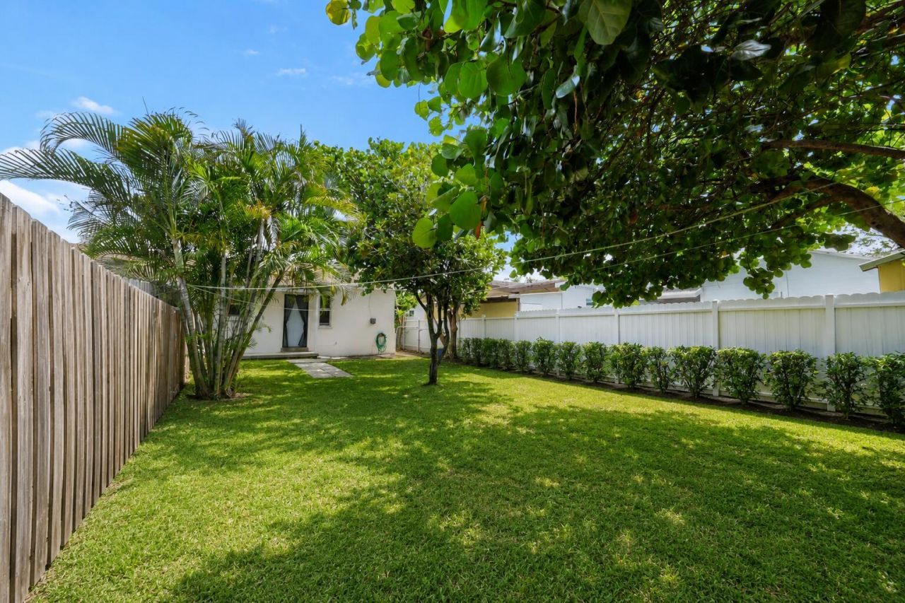 429 Lytle Street, West Palm Beach, FL 33405 Photo
