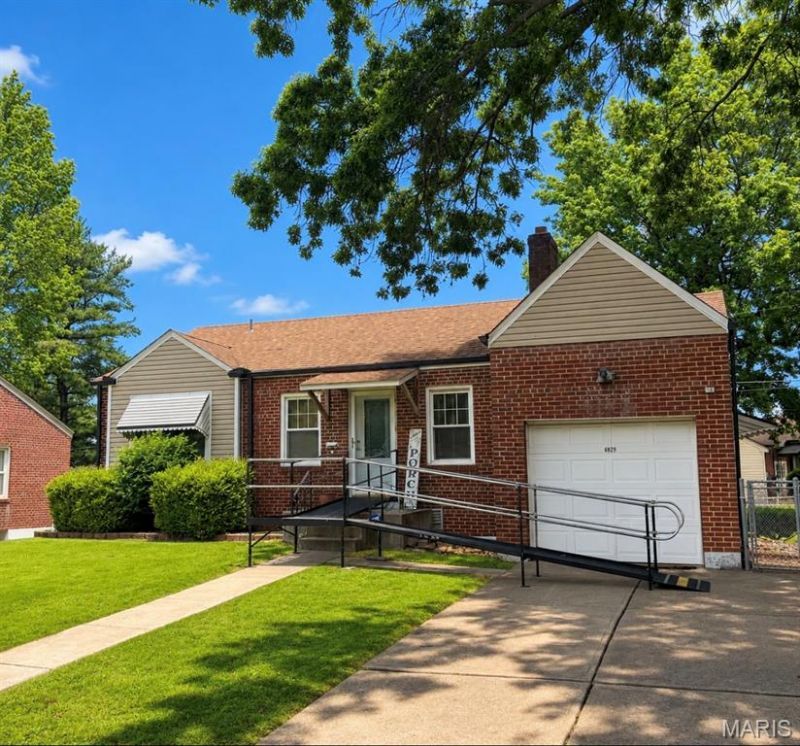 6929 Hi View Avenue , Saint Louis, MO 63109 Main Photo