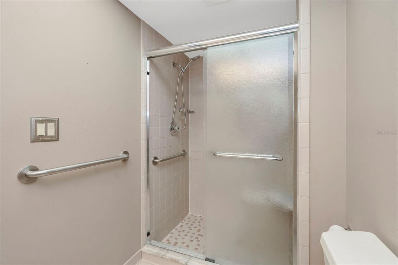 3825 Glen Oaks Manor Drive, Sarasota, FL 34232 Photo