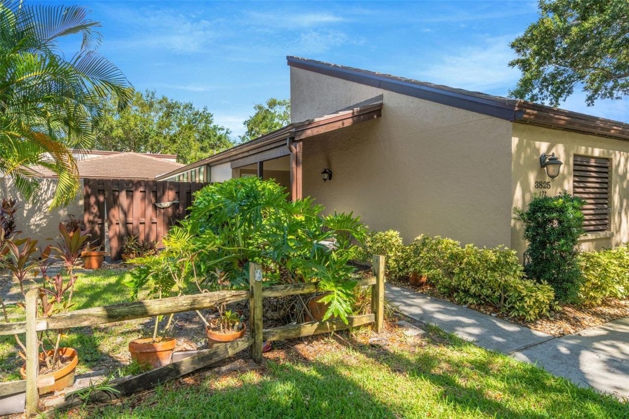 3825 Glen Oaks Manor Drive, Sarasota, FL 34232 Photo