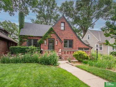 2619 N 52nd Street, Omaha, NE 68104