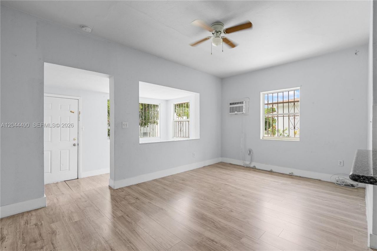 370 NE 55th St , Miami, FL 33137 Photo
