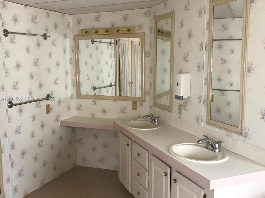 1233 SW 130 Ave , Unit 1233, Miami, FL 33184 Photo