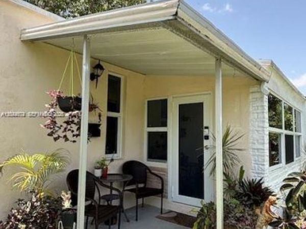 170 NW 49th St , Miami, FL 33127