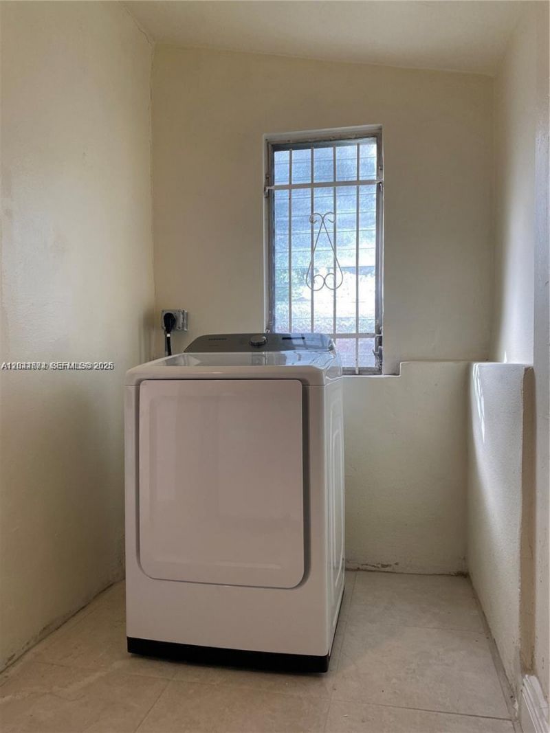 170 NW 49th St , Miami, FL 33127 Photo