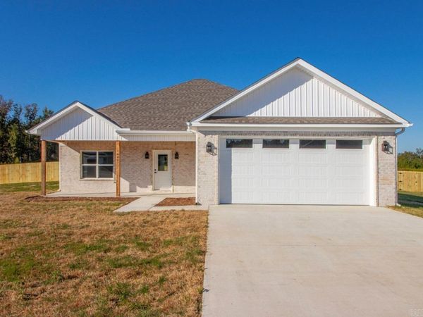 1040 Duke Drive, Bauxite, AR 72011