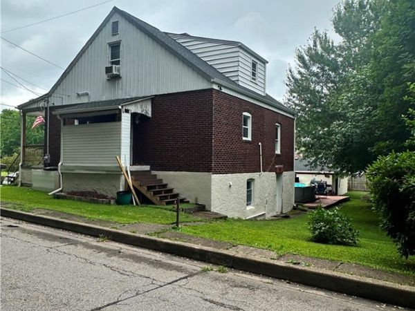 1030 Scott Avenue, Jeannette, PA 15644