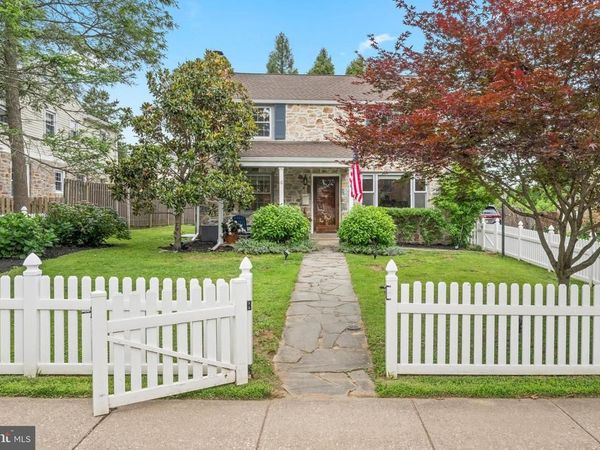 4 LOWRYS LANE , BRYN MAWR, PA 19010