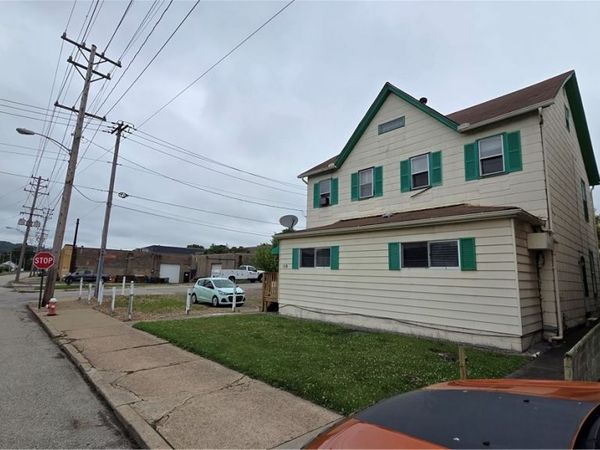 2038 Constitution Blvd , New Kensington, PA 15068