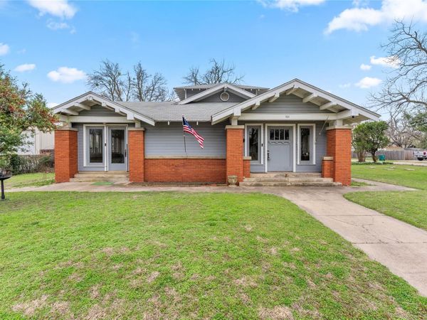 501 E 6th ST, Cameron, TX 76520