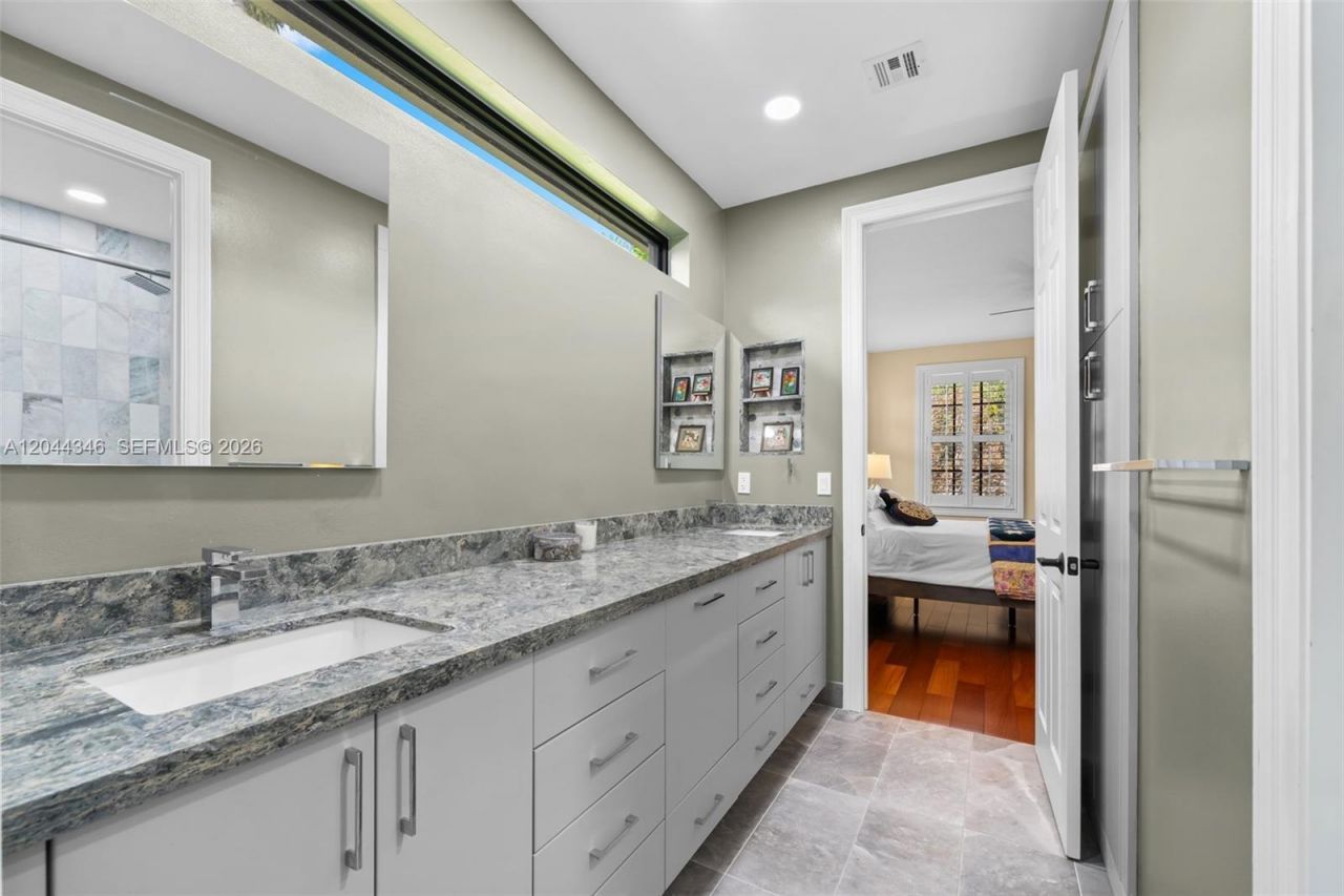 2982 E Lake Vista Cir, Davie, FL 33328 Photo