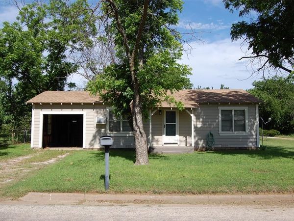 141 Ragland Street, Graham, TX 76450