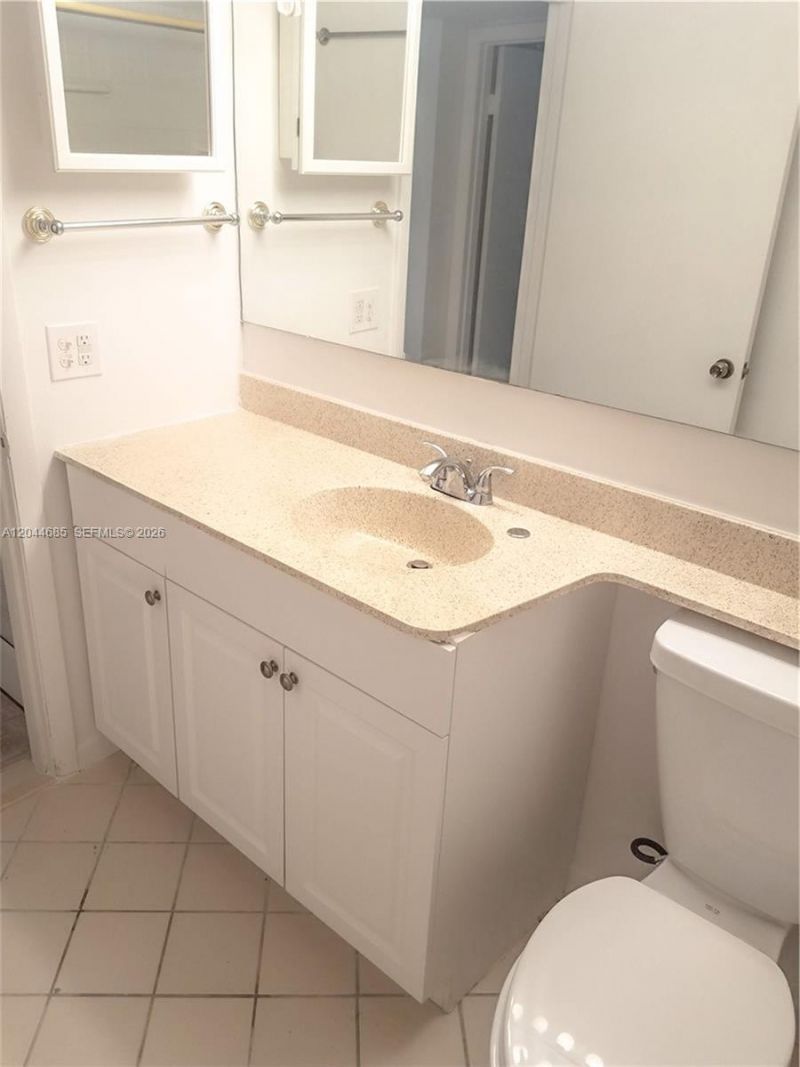 2621 Village Blvd, Unit 102, West Palm Beach, FL 33409 Photo