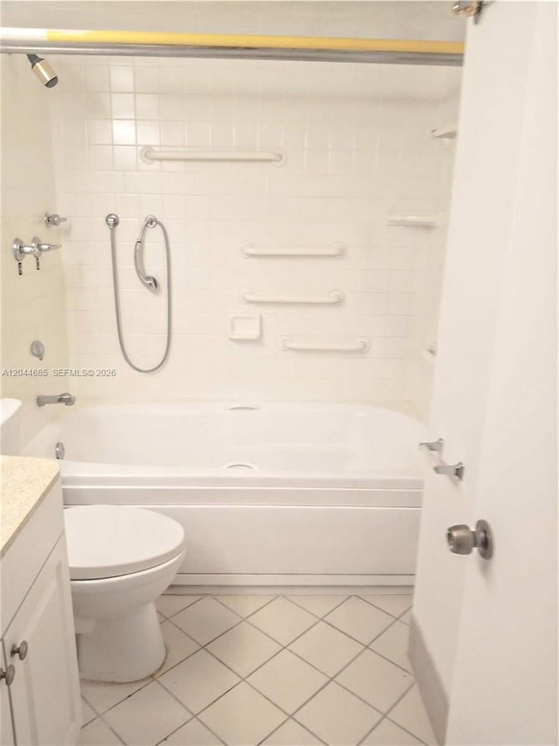 2621 Village Blvd, Unit 102, West Palm Beach, FL 33409 Photo