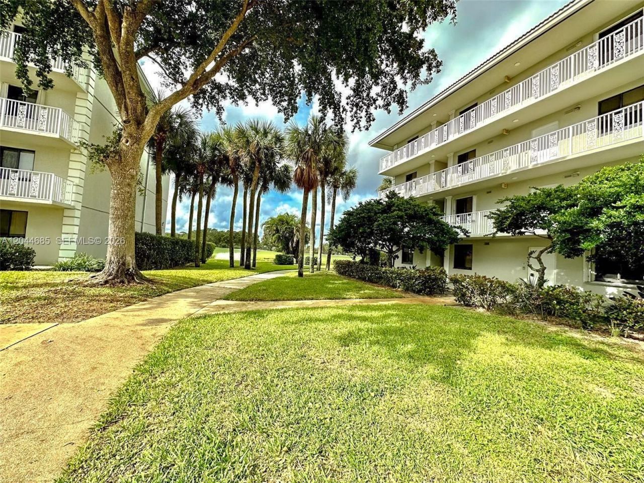 2621 Village Blvd, Unit 102, West Palm Beach, FL 33409 Photo