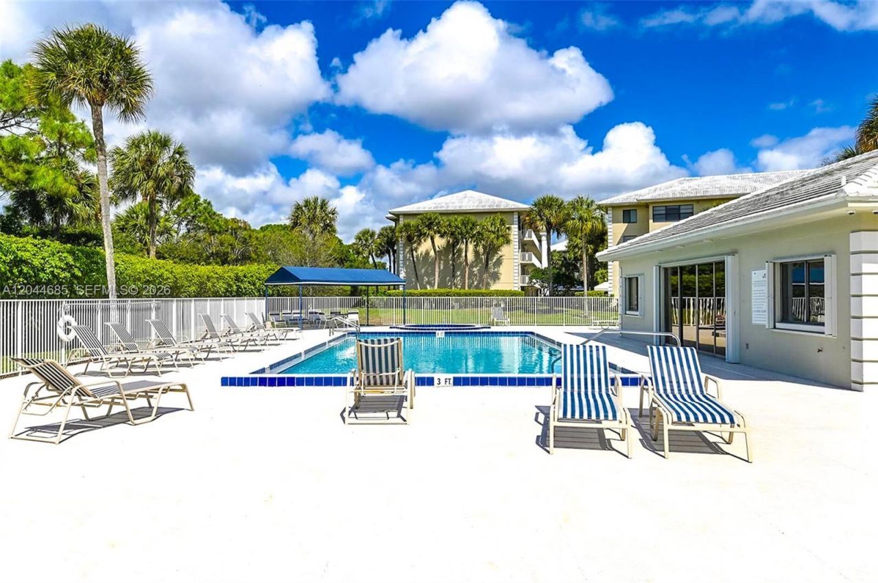 2621 Village Blvd, Unit 102, West Palm Beach, FL 33409 Photo