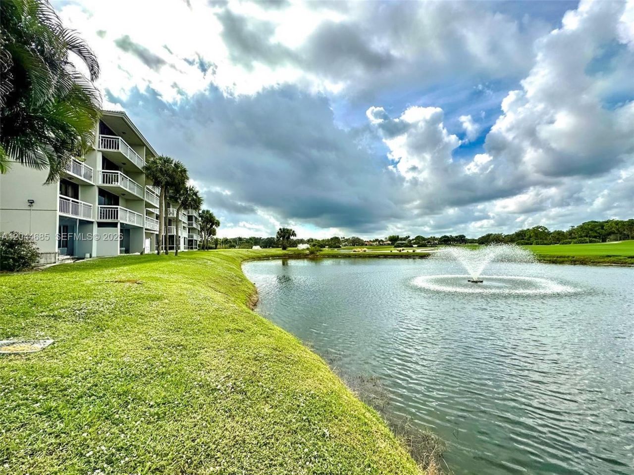 2621 Village Blvd, Unit 102, West Palm Beach, FL 33409 Photo