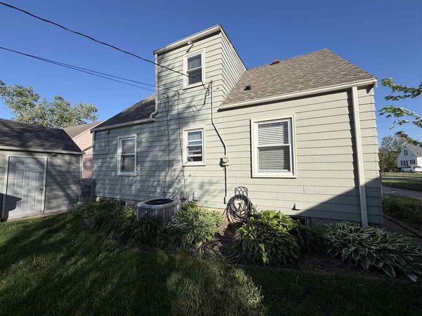 2012 Franklin Ave NE, Cedar Rapids, IA 52402