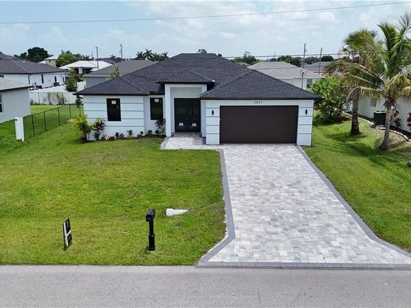 2827 SW 2ND LN , CAPE CORAL, FL 33991