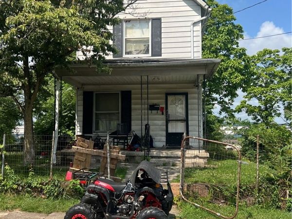 814 Darr Ave, Farrell, PA 16121