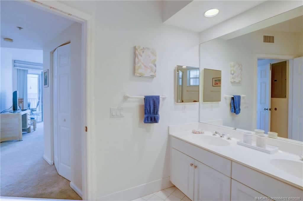 5750 NE Island Cove Way, Unit 3203, Stuart, FL 34996 Photo