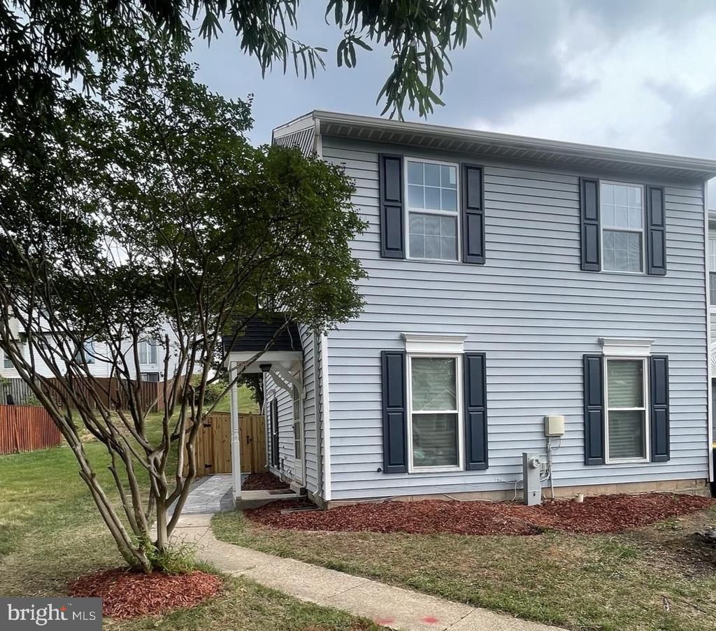 2745 RED OAK LANE , GLENARDEN, MD 20706
