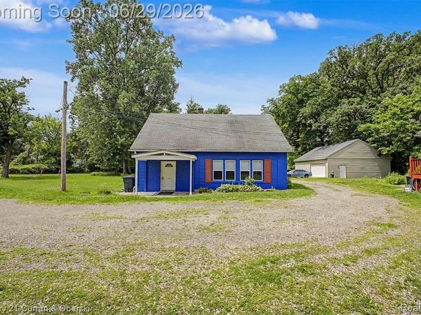 24915 Saint Paul Boulevard, Harrison Twp, MI 48045